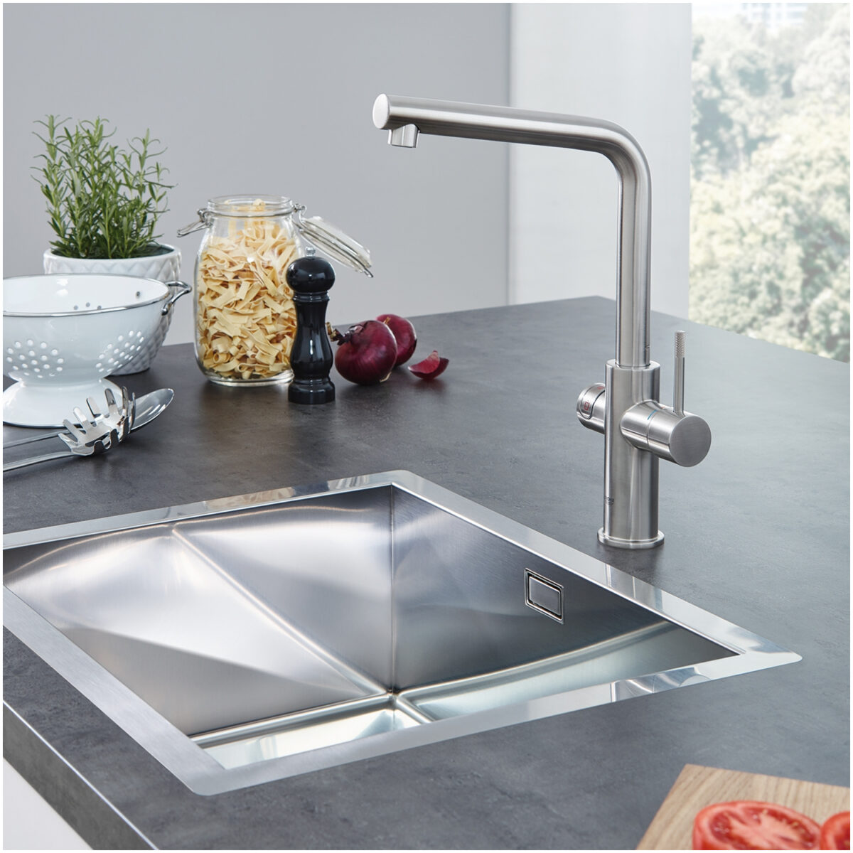ΒΡΥΣΗ ΚΑΙ ΜΠΟΪΛΕΡ RED DUO L SIZE SUPERSTEEL L-SPOUT 30325DC1 GROHE